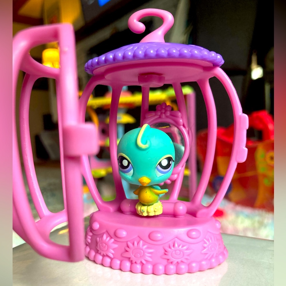 LPS bird and cage